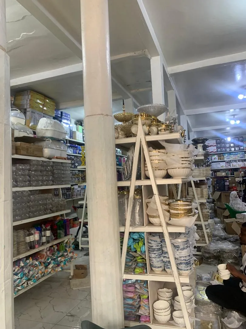 Rayon vaisselle et verrerie de la boutique Africa Plastique à Keur Massar